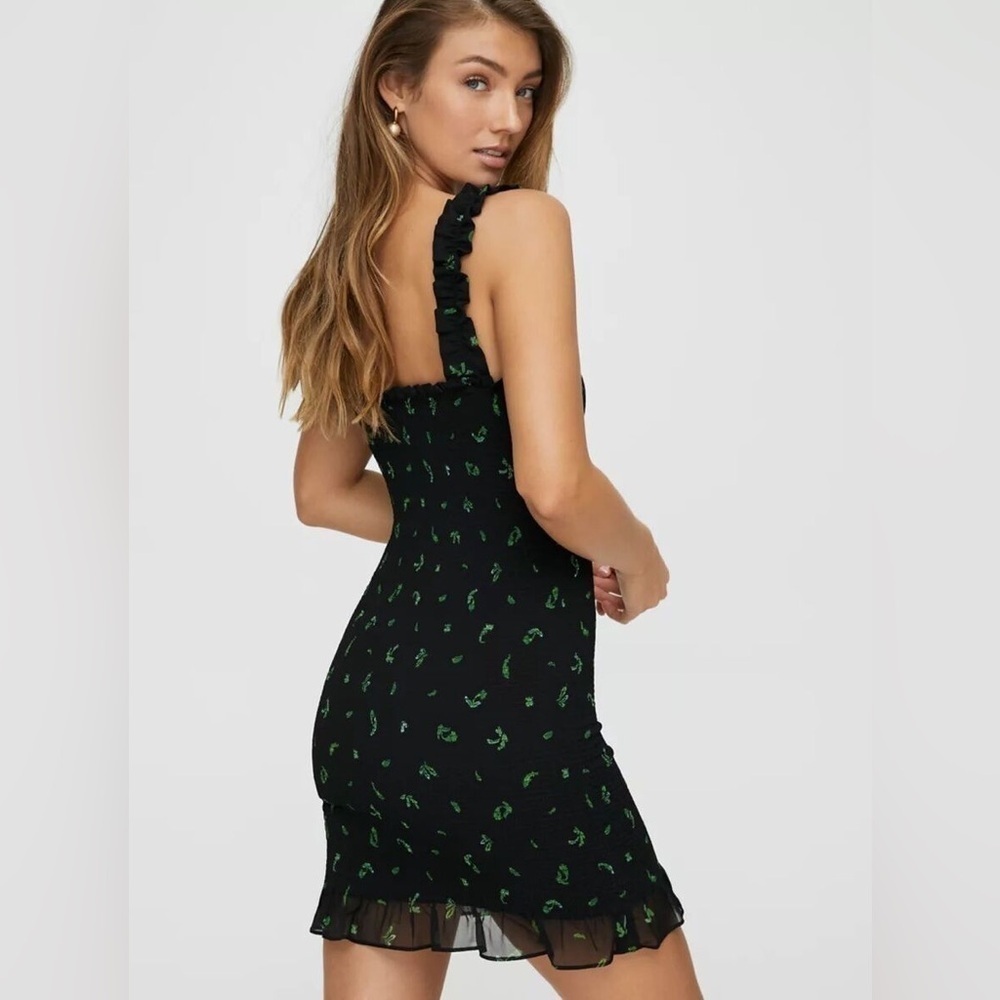 Aritzia Wilfred Luella Dress Smocked Black Leaf Design Size Large